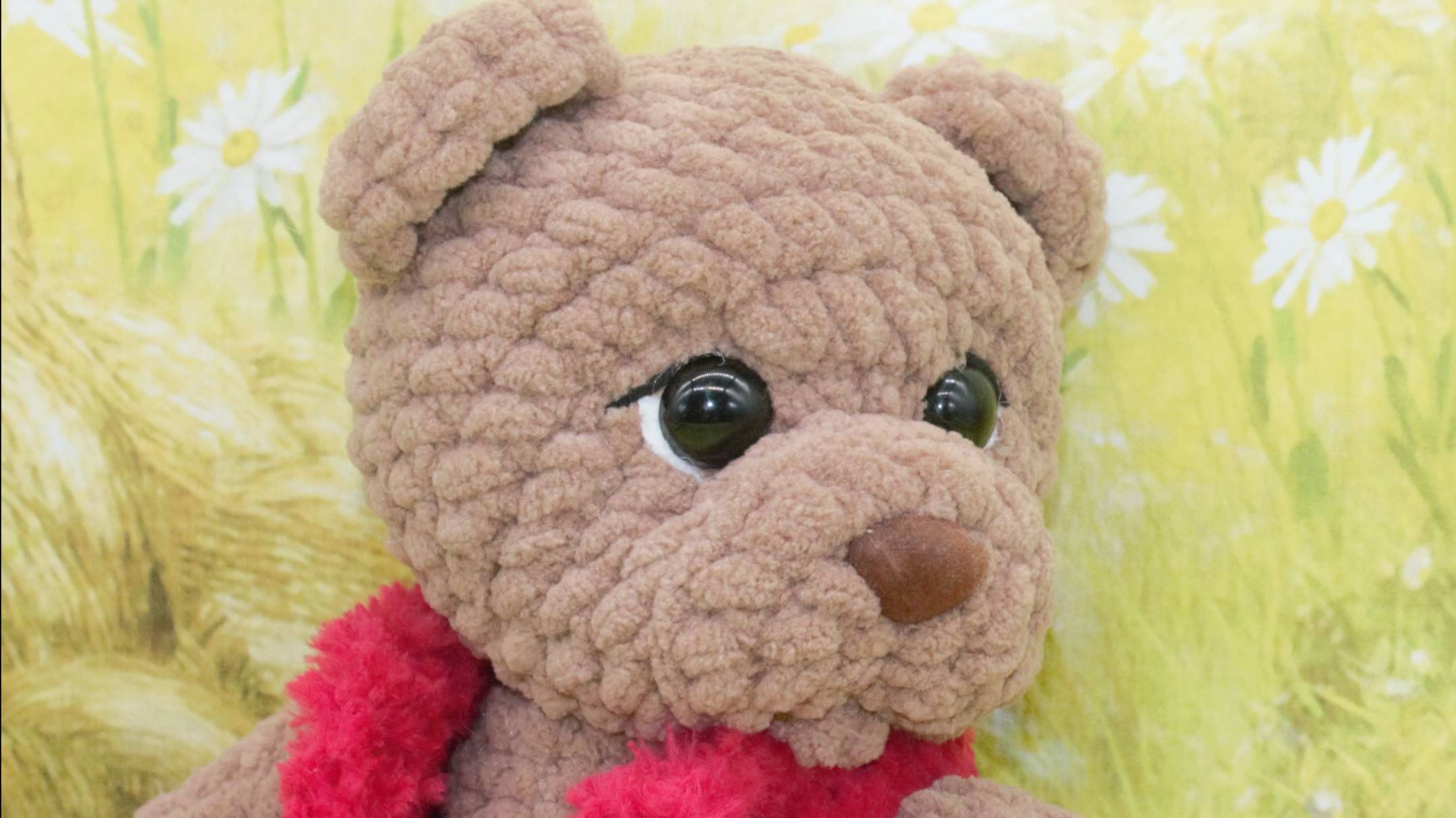 Вязаные игрушки из плюшевой пряжи.