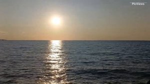 Сочи Лазаревское Центральный пирс сегодня 22 июня 2025. Погода на курорте, обстановка на море, пляж
