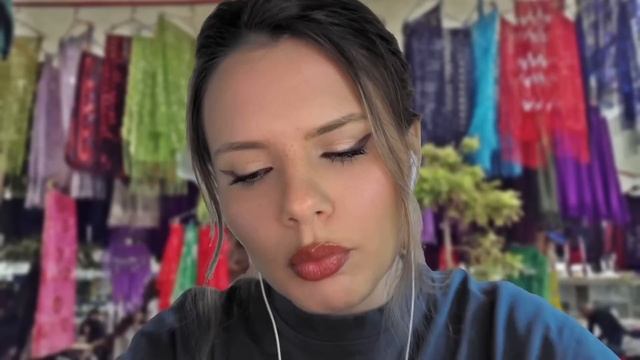 18. АСМР Сухой массаж плеч и спины на рынке (неразборчивый шепот) мурашки ✨ смотреть онлайн