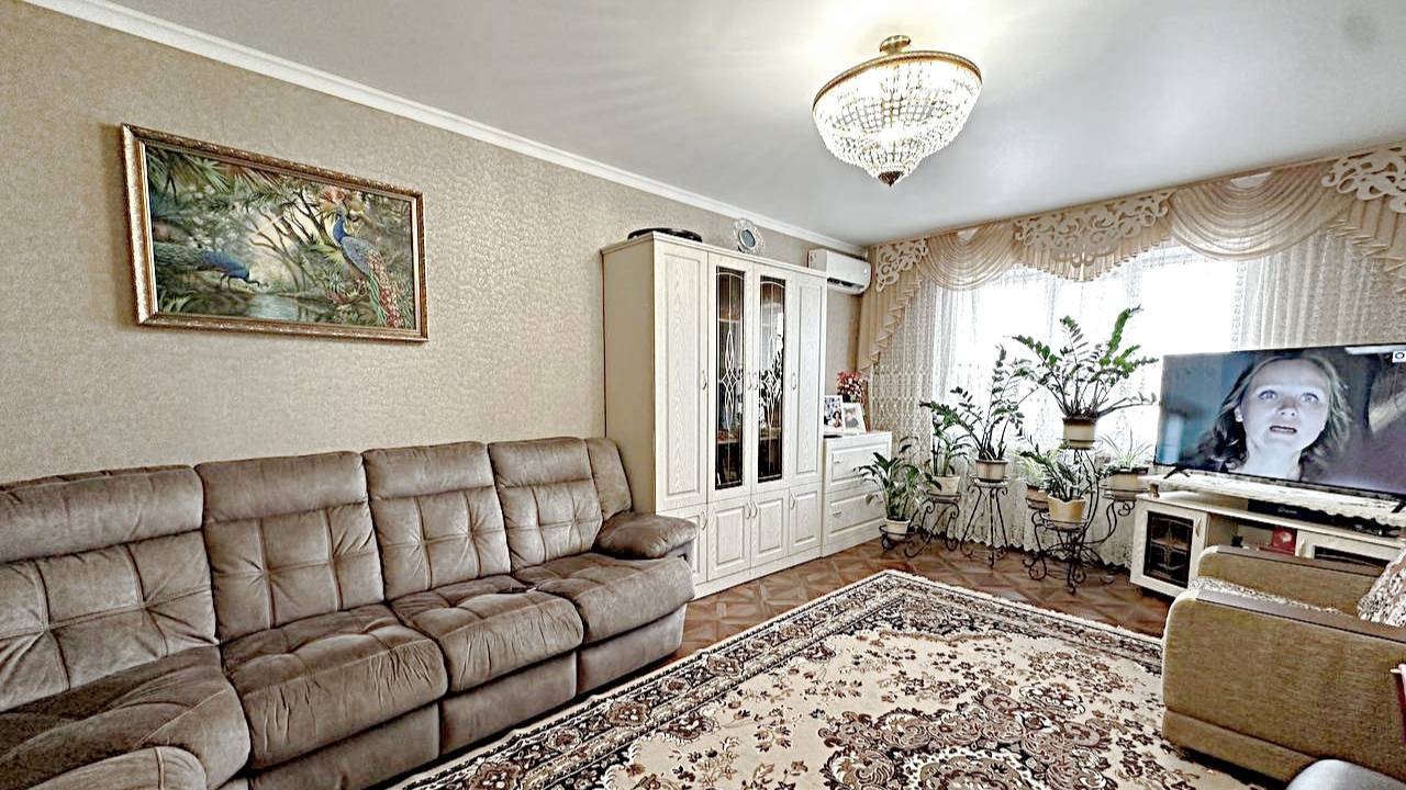 Просторная двухкомнатная квартира 74 кв.м. с евроремонтом. Краснодарский край, город Армавир.