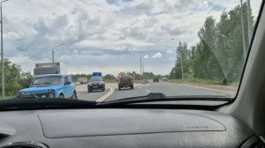 Вечный стиль катания на автомобиле GIGATRON 2+1