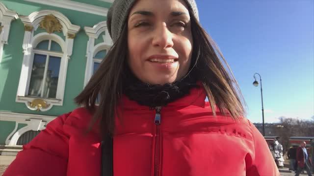 Гуляем с Мироном по центру Питера / Даня с Тёмой на стадионе смотрят игру Зенита