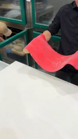 -ah4yTDfGw8 - 可愛すぎるカラフルなクロワッサン！中はクリームたっぷり！伊勢にある「コクリコルージュ」#三重グルメ #japanesefood #japantravel