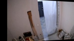 #жкмарс Стена над ванной, потолок из ламината в коридоре.
