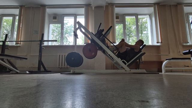 Тренировка в качалке приводим мышцы в тонус Тренировочный прогресс)