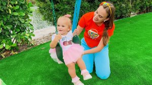 Влад и Ники. Семья Влада и Ники покупает и ремонтирует новый дом! Видео для детей.