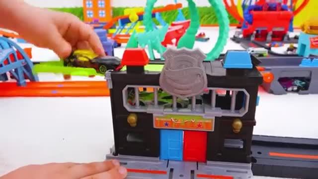 Влад и Никита играют с детскими машинками | Hot Wheels City Слайм Челлендж