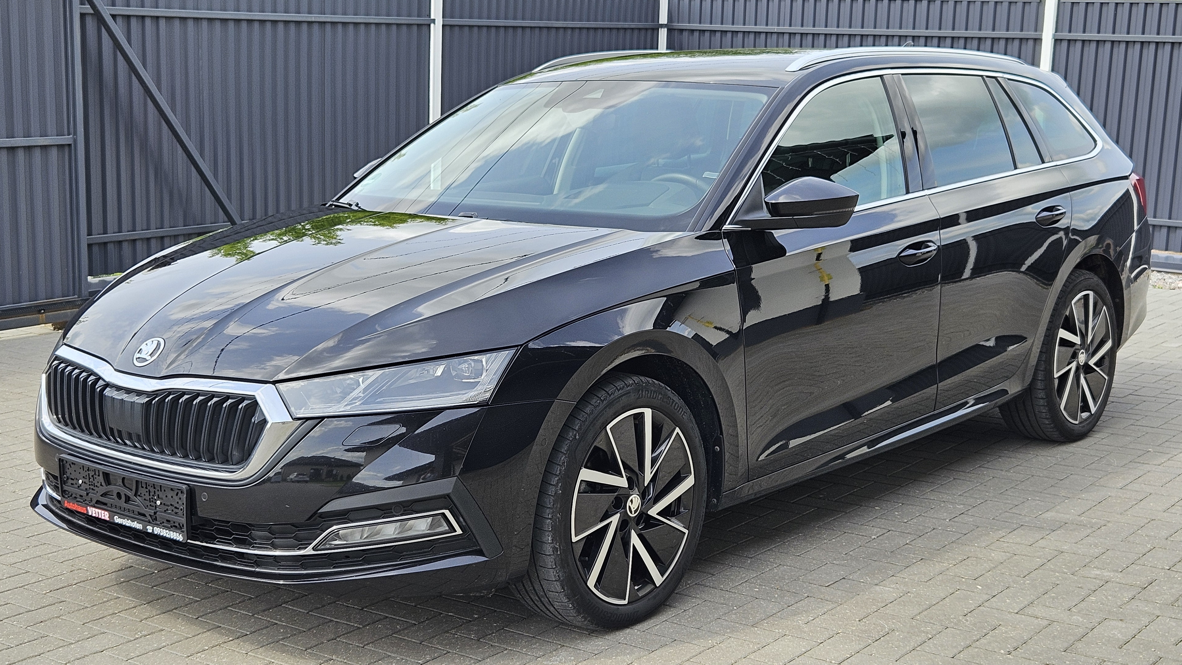 Skoda Octavia Combi 2022! 1.5 TSI 150 hp. 6МКПП! Камера, адаптивные фары, проекция, подогревы, ACC!