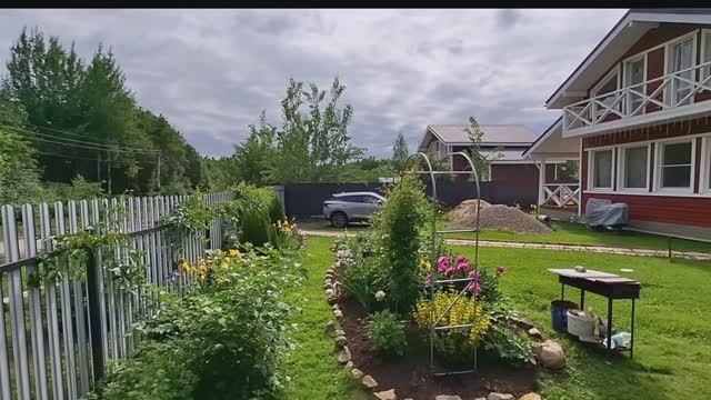 Клумба у дома: У-Дачный и бюджетный вариант! 🌸