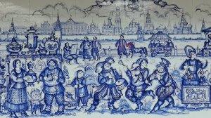 На какой станции метро в Москве можно встретить панно в стиле гжель?