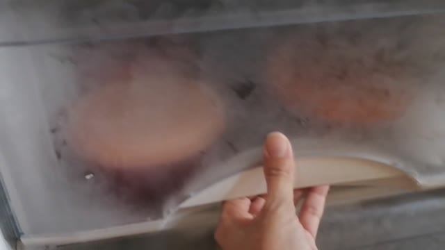 Размораживаем морозилку. Зачем нужна дополнительная морозилка.