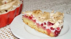 Сочный и хрустящий пирог с клубникой и безе. Просто объедение в сезон клубники. Дети рады. 💖