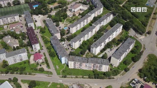 Летом многие подростки используют возможность временно трудоустроиться