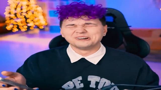 Милс PLAY - НОВОГО ГОДА не БУДЕТ… Сгорела ЁЛКА 🔥 Школьные историии моих подписчиков
