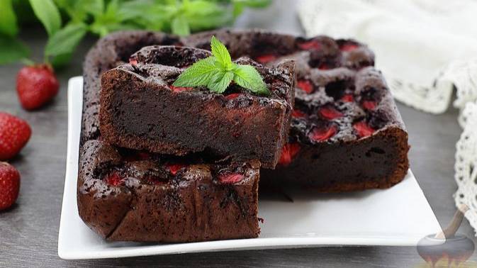 Шоколадно и клубнично. БРАУНИ С КЛУБНИКОЙ