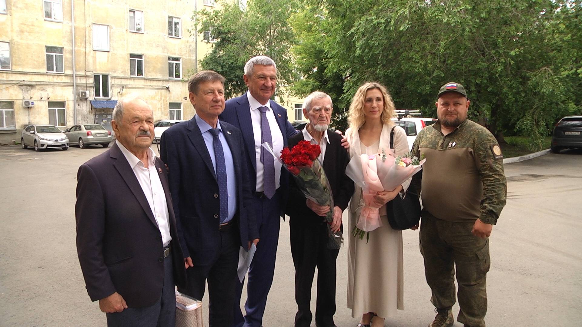 «Это живая история завода»: бывшего директора «Курганприбора» поздравили с юбилеем
