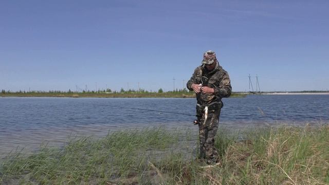 Первый раз на этом озере! Окунь на МИКРОДЖИК дуром прет! Не ожидал такого клева!!🐬🎣