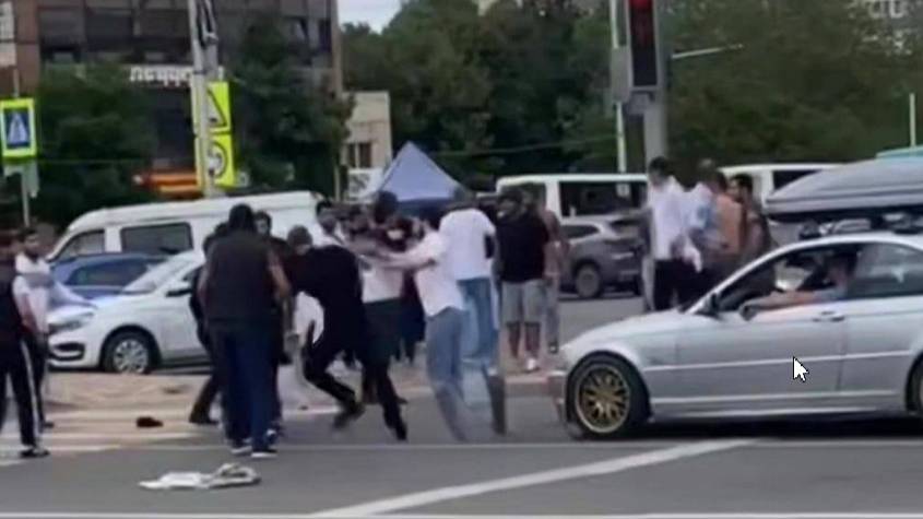 Массовая  потасовка произошла на проспекте Юности в Ставрополе