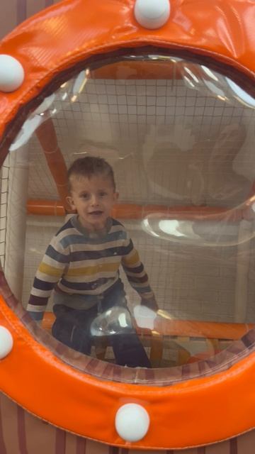 Володя: 3,10 в игровой кафе «Брат Бурят» смотреть онлайн