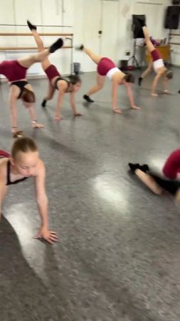 Отработка толчка от пола для переворота