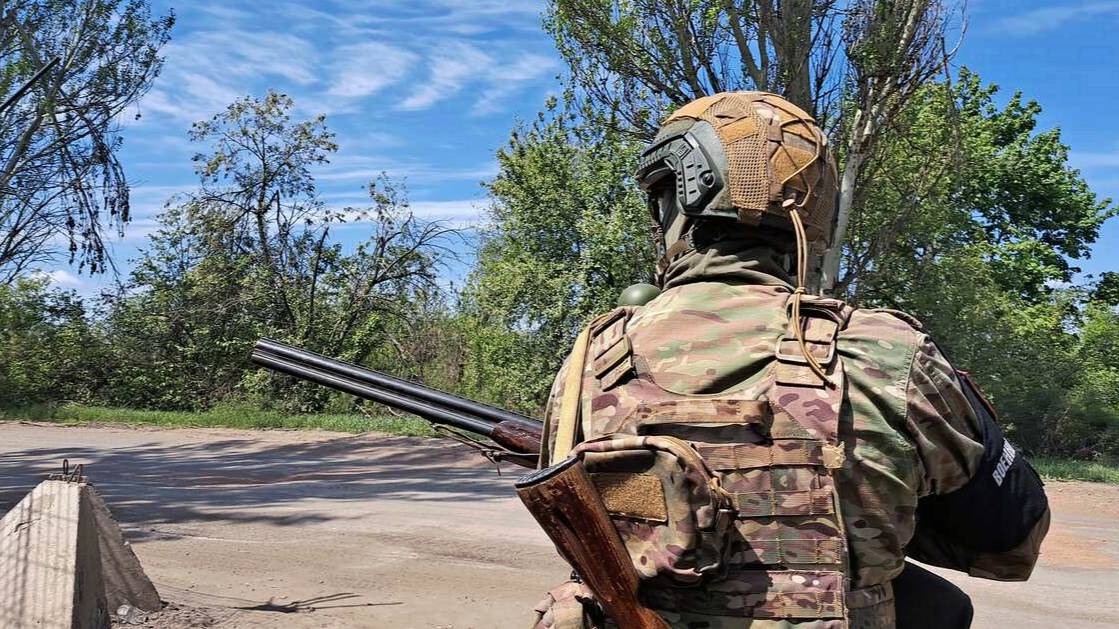 Мотострелки уничтожили бронемашину ВСУ "Сенатор" в районе Константиновки