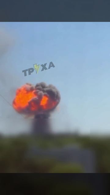 🇺🇦🔥Над Днепропетровском поднимается чёрный столб дыма, удар нанесён по оборонному заводу «Южмаш»
