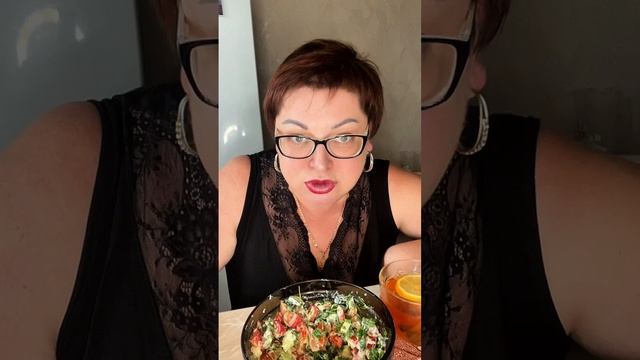 Очень вкусный перекус/Селедка и салат /Мукбанг