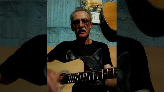 Человек в телогрейке.