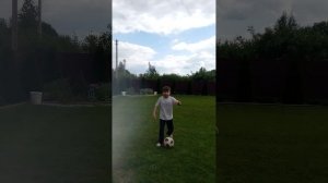 я хочу научиться делать радугу в футболе