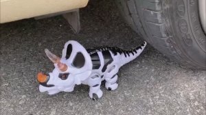 Машина против гигантских шариков слизи с дроблением мягких, хрустящих вещей и экспериментальной маши