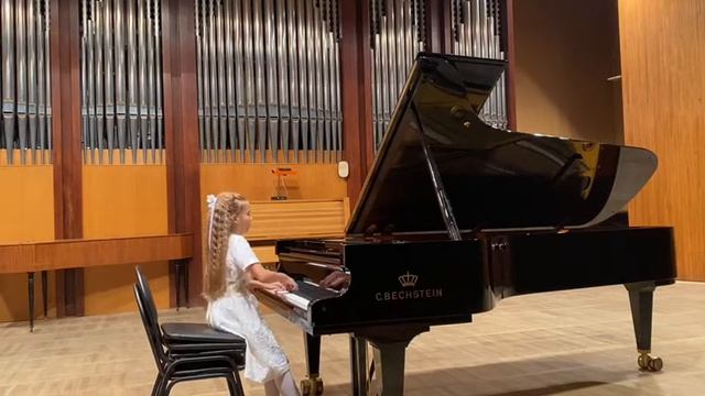 Полина Велльманн / 12065