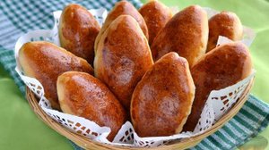 Пухляши-вкусняши с мясом. ДРОЖЖЕВЫЕ ПИРОЖКИ С МЯСНЫМ ФАРШЕМ И ЗЕЛЁНЫМ ЛУКОМ