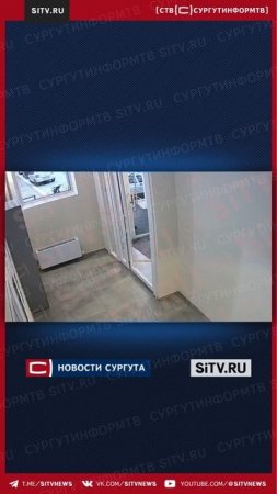 В Сургуте мужчина открыл подъездную дверь необычным способом  жильцы собираются обратиться в полици