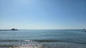 Алушта, 24 июня , пляж Крымские зори.