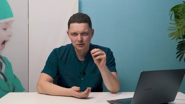 Ребёнок плачет на массаже