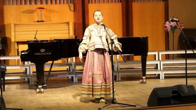 Ксения Пашкова. Народное пение. Сольное пение. Поют дети. ДМШ2 Сочи. Народный костюм.