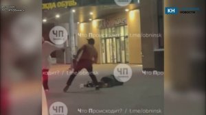 В Обнинске мужчина жестоко избил девушек на вокзале