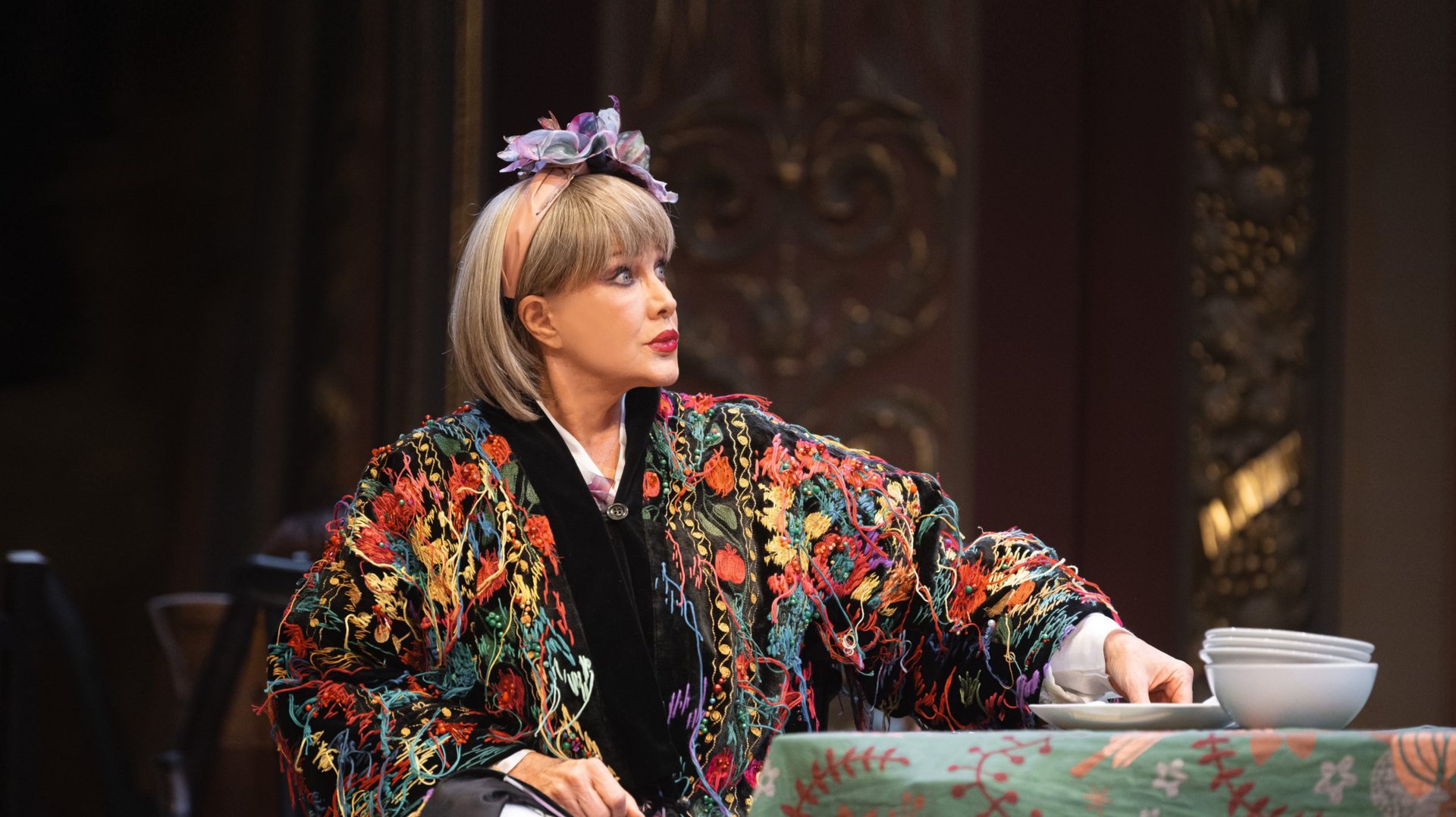 Спектакль «Семейный шкаф и его обитатели» смотреть онлайн