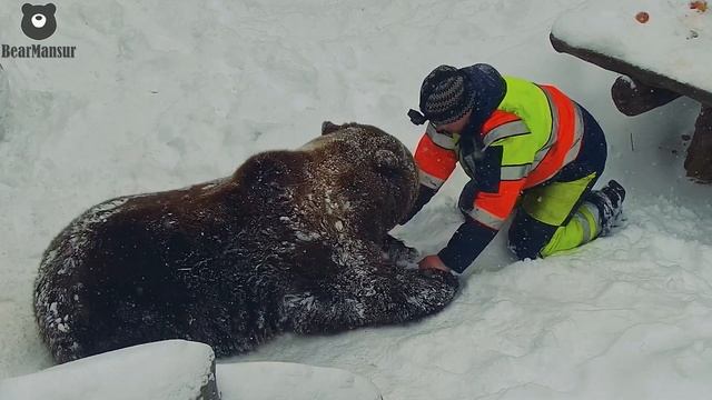 Мы игрались на снегу валялись❄️