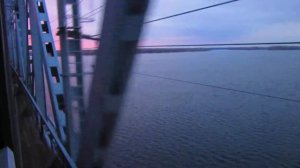 Вид_из_окна_поезда_река_Волга_Александровский_мост