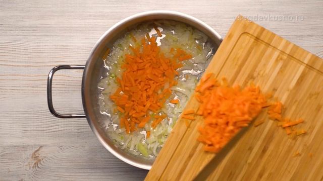 Вкусные ТЕФТЕЛИ С РИСОМ или ЕЖИКИ в томатном соусе. Рецепт.