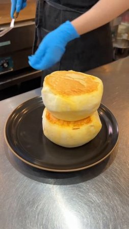 AZySb7cb9W8 - シュワっと溶ける抹茶大福パンケーキ！久留米にある「カフェスタンド10.8」#福岡グルメ #japanesefood