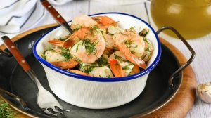 Вареные креветки с укропом и чесноком