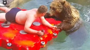 Лето, бассейн, Мансур и Андрей♂️