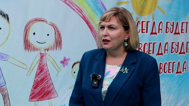 Ура! Каникулы! Детские оздоровительные лагеря встречают ребят.