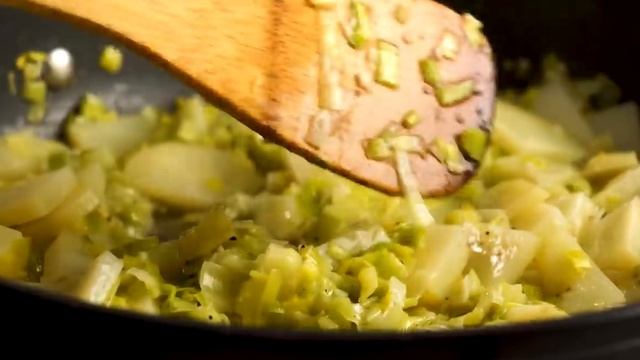 VkusniyDen картофельная запеканка с рыбой и овощами