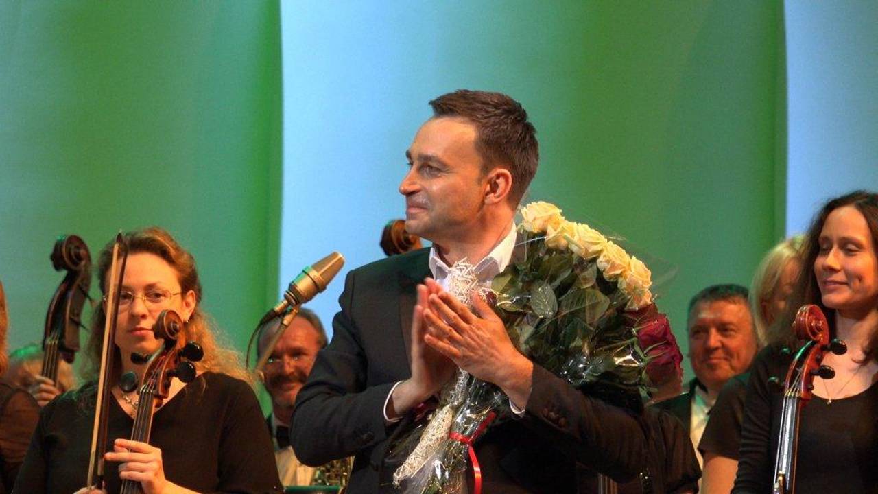 Нo почему ко мне ты равнодушна - Владислав Косарев