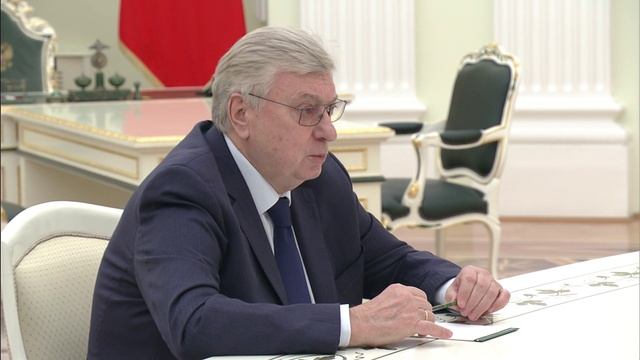 «Я сам сдавал историю»: Путин — за обязательный ЕГЭ по истории