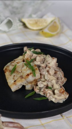 Треска с лисичками
