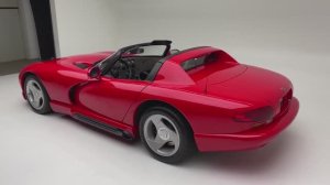 Первоначальный Dodge Viper 1992 года был до смешного простой, опасной спортивной машиной.